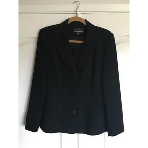 Vintage Casual Corner Women’s Two-Piece Suit in Black